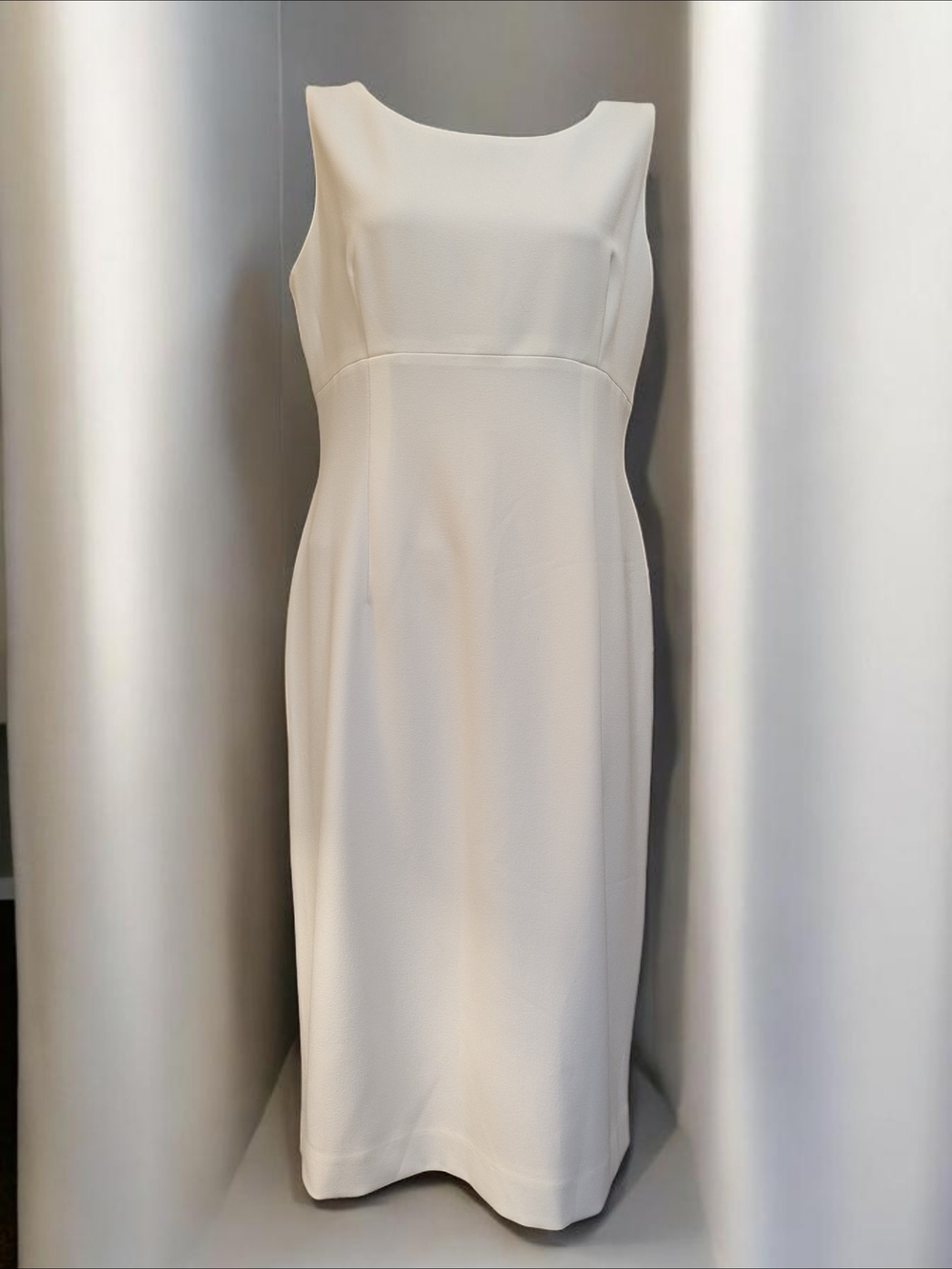 Kasper Minimalist Vanilla Ice Midi Sheath Dress - Sleek Sleeveless Design